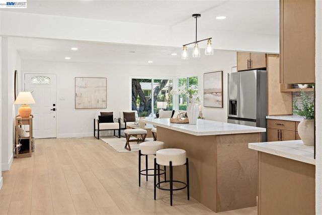 1800 Gilardy Dr, Concord, CA 94518