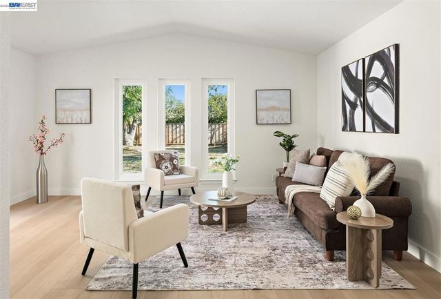 1800 Gilardy Dr, Concord, CA 94518