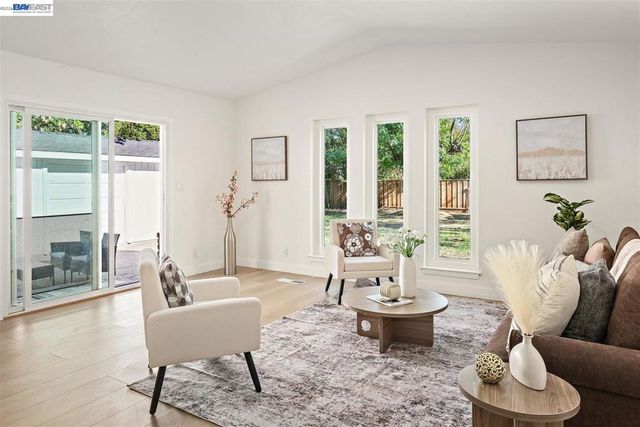 1800 Gilardy Dr, Concord, CA 94518