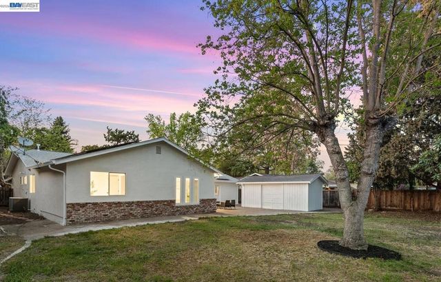 1800 Gilardy Dr, Concord, CA 94518