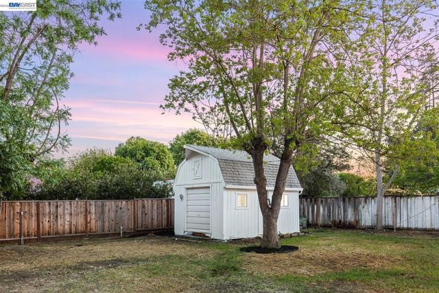 1800 Gilardy Dr, Concord, CA 94518