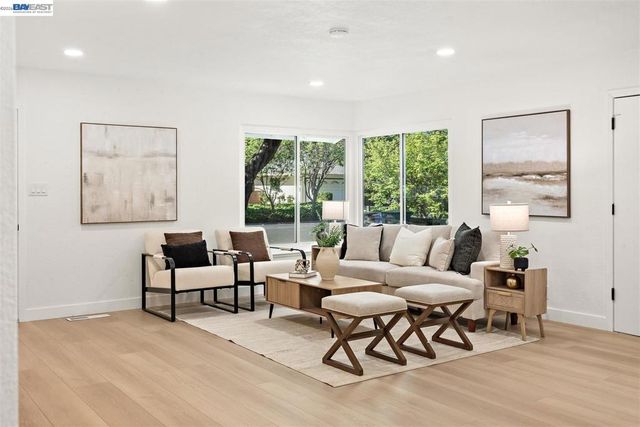 1800 Gilardy Dr, Concord, CA 94518