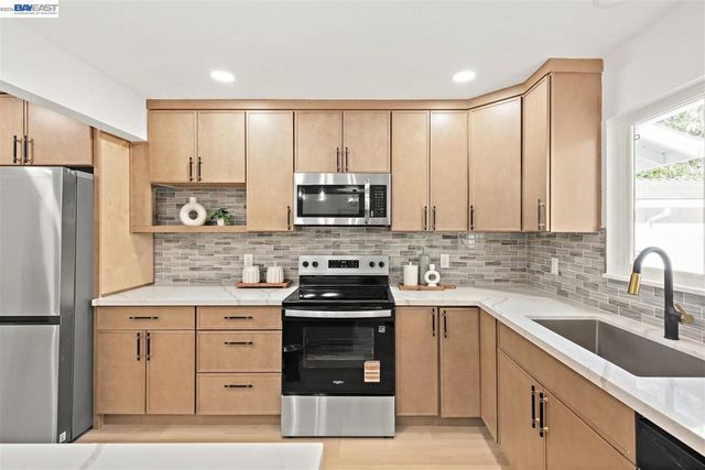 1800 Gilardy Dr, Concord, CA 94518