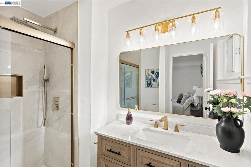 Image 23 of property listing at 1800 Gilardy Dr, Concord, CA 94518