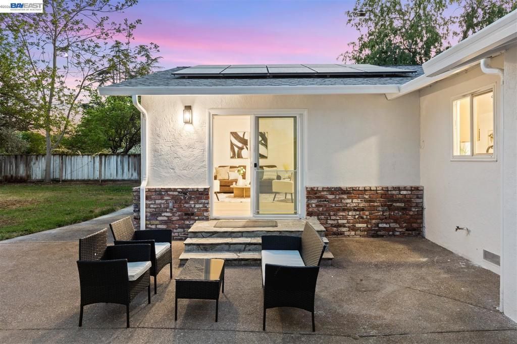 Image 24 of property listing at 1800 Gilardy Dr, Concord, CA 94518