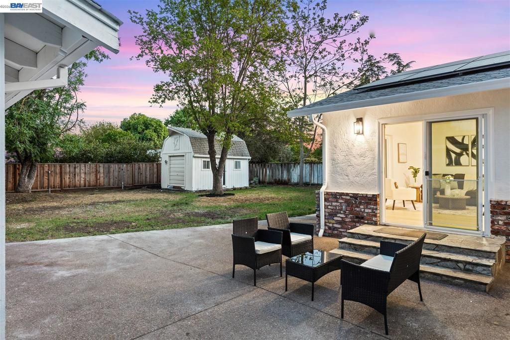 Image 25 of property listing at 1800 Gilardy Dr, Concord, CA 94518