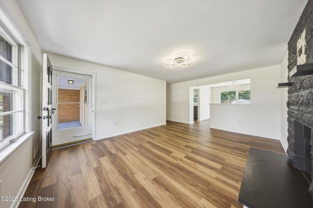4105 Burrell Dr, Louisville, KY 40216