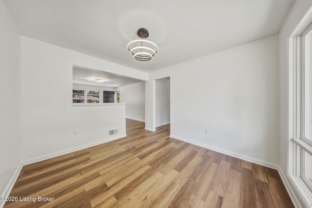 4105 Burrell Dr, Louisville, KY 40216