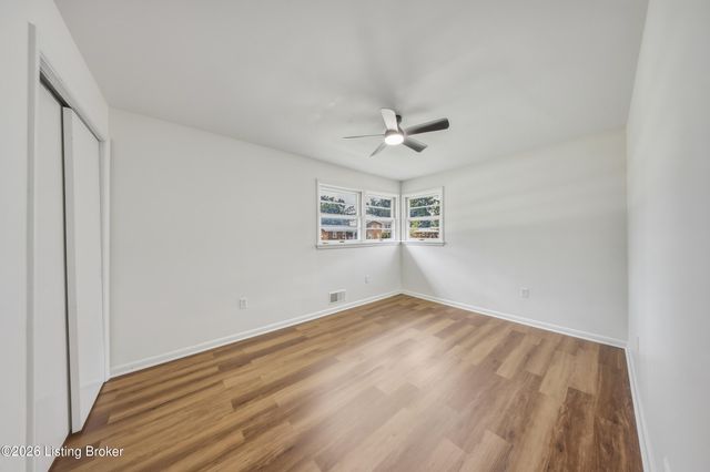4105 Burrell Dr, Louisville, KY 40216