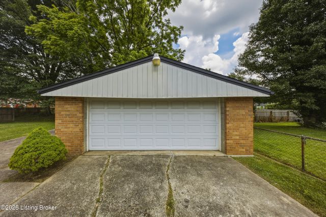4105 Burrell Dr, Louisville, KY 40216