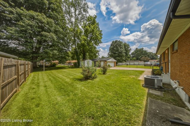 4105 Burrell Dr, Louisville, KY 40216