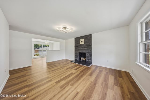 4105 Burrell Dr, Louisville, KY 40216