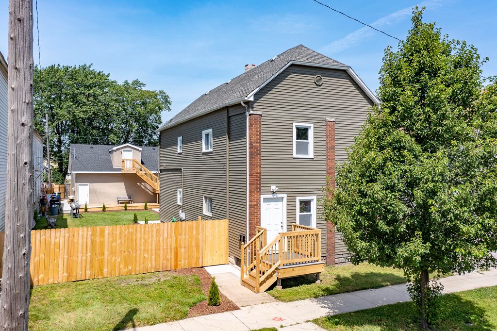 4832 Northcote Avenue, East Chicago, IN 46312