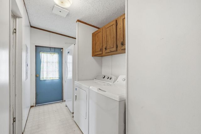 176 S Essex Road, Nixa, MO 65714