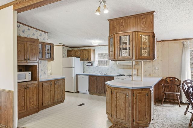 176 S Essex Road, Nixa, MO 65714