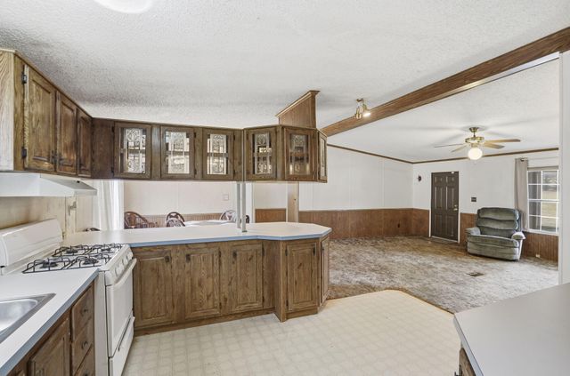 176 S Essex Road, Nixa, MO 65714