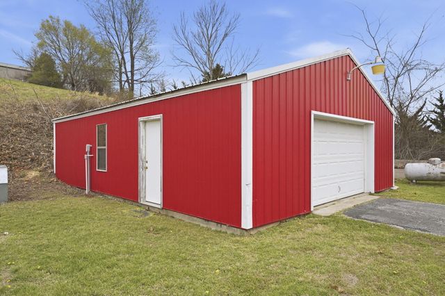 176 S Essex Road, Nixa, MO 65714