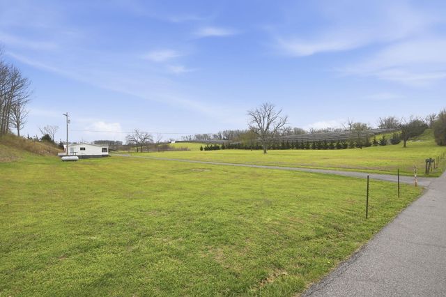 176 S Essex Road, Nixa, MO 65714