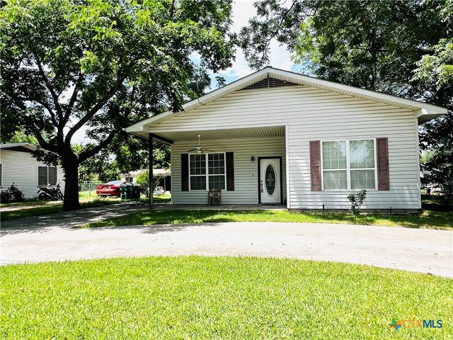 208 E 20th Street, Cameron, TX 76520