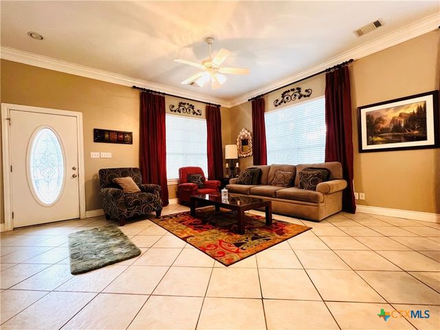 208 E 20th Street, Cameron, TX 76520