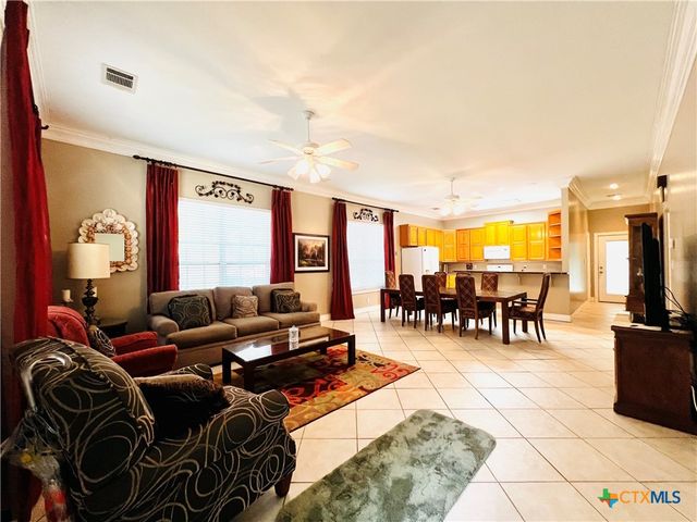 208 E 20th Street, Cameron, TX 76520