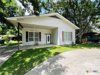 208 E 20th Street, Cameron, TX 76520