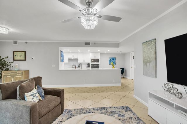 955 Egret Circle 104, Delray Beach, FL 33444