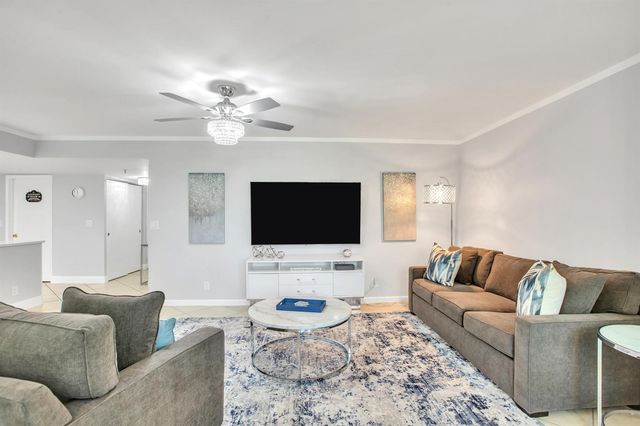 955 Egret Circle 104, Delray Beach, FL 33444
