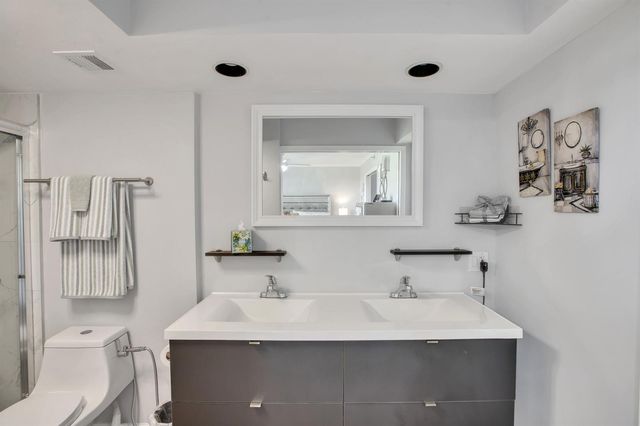 955 Egret Circle 104, Delray Beach, FL 33444