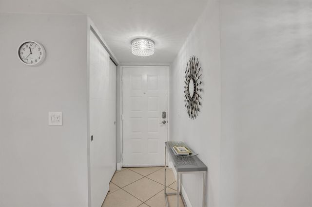 955 Egret Circle 104, Delray Beach, FL 33444