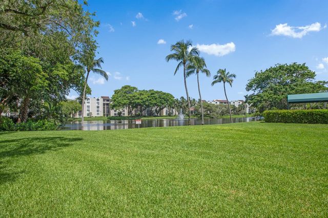 955 Egret Circle 104, Delray Beach, FL 33444