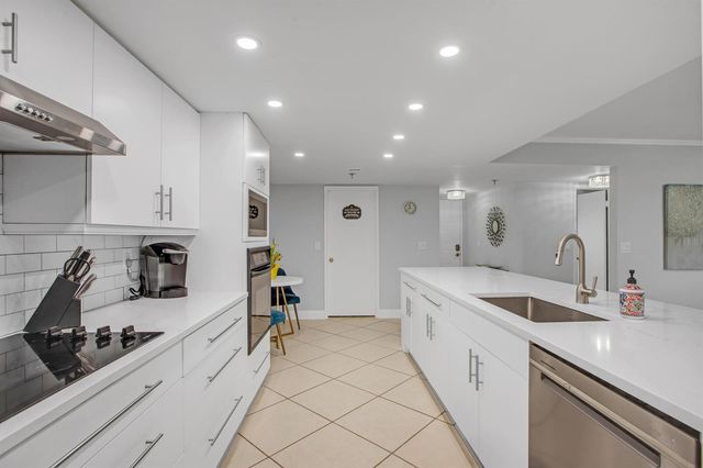 955 Egret Circle 104, Delray Beach, FL 33444
