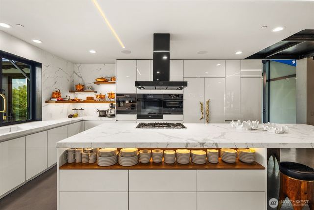 4014 E Mercer Way, Mercer Island, WA 98040