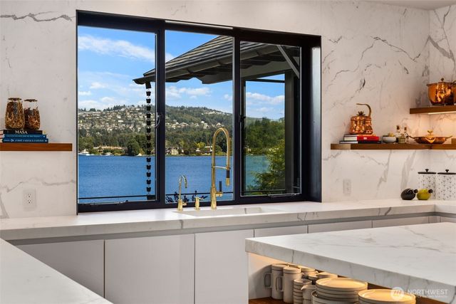 4014 E Mercer Way, Mercer Island, WA 98040