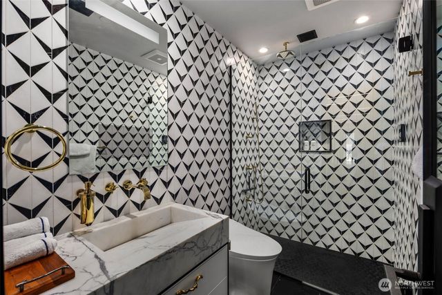 4014 E Mercer Way, Mercer Island, WA 98040
