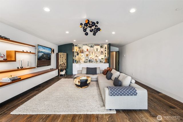 4014 E Mercer Way, Mercer Island, WA 98040