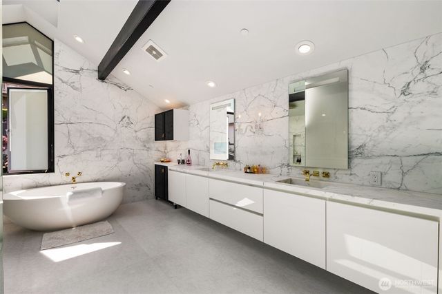 4014 E Mercer Way, Mercer Island, WA 98040