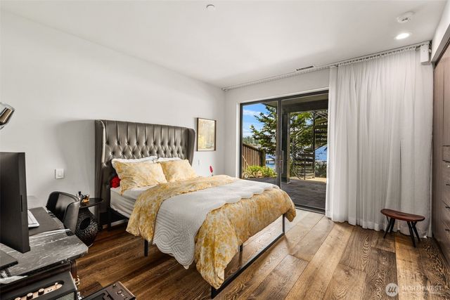 4014 E Mercer Way, Mercer Island, WA 98040