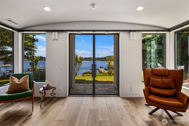 4014 E Mercer Way, Mercer Island, WA 98040