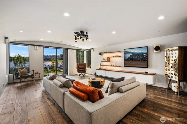 4014 E Mercer Way, Mercer Island, WA 98040