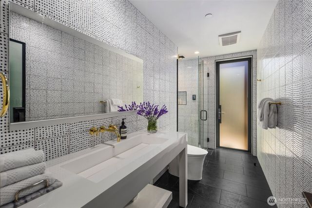 4014 E Mercer Way, Mercer Island, WA 98040