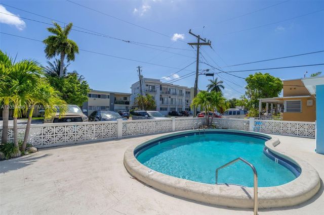 2120 Biarritz Dr, Miami Beach, FL 33141