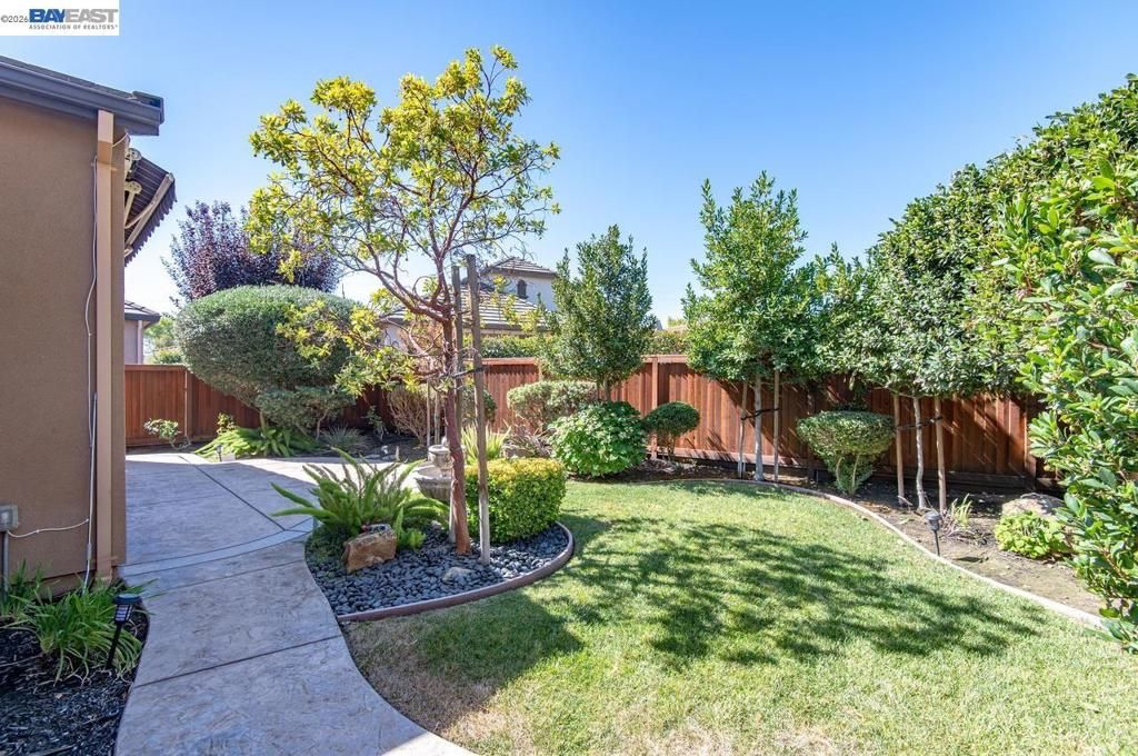 Image 80 of property listing at 1033 Malbec Ln, Brentwood, CA 94513