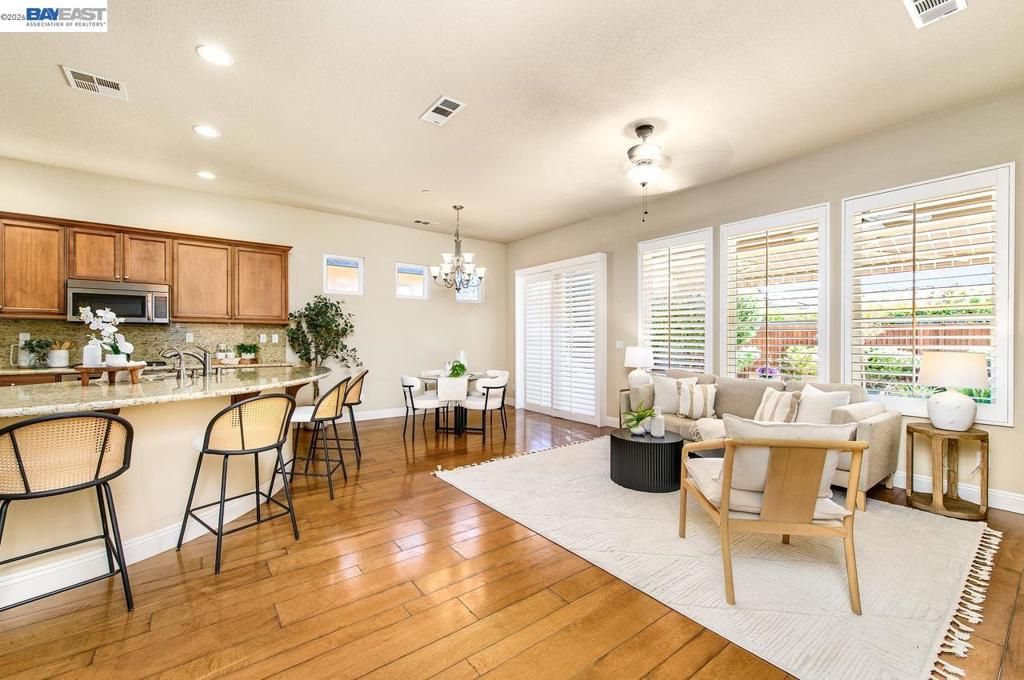 Image 9 of property listing at 1033 Malbec Ln, Brentwood, CA 94513