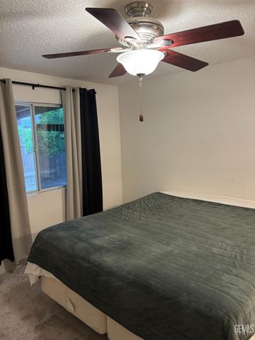 6910 Grafton Court, Bakersfield, CA 93307