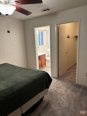6910 Grafton Court, Bakersfield, CA 93307
