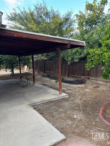 6910 Grafton Court, Bakersfield, CA 93307