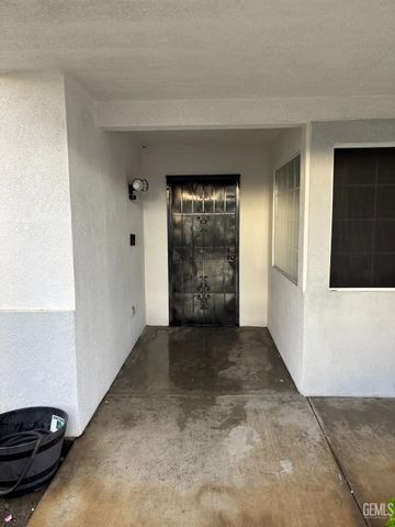 6910 Grafton Court, Bakersfield, CA 93307
