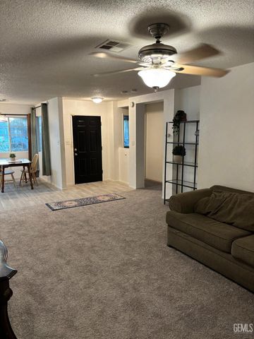 6910 Grafton Court, Bakersfield, CA 93307