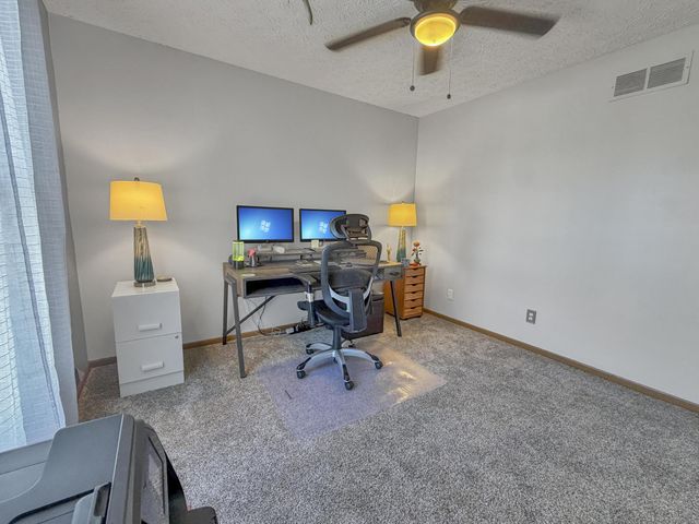 1563 Mallard Circle W, Newark, OH 43055